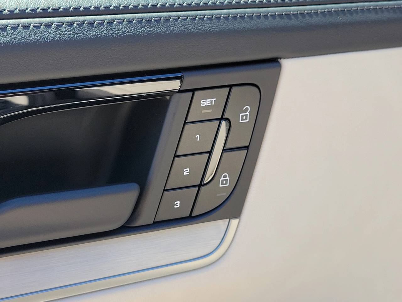 2026 Porsche Cayenne E-Hybrid Coupe Base