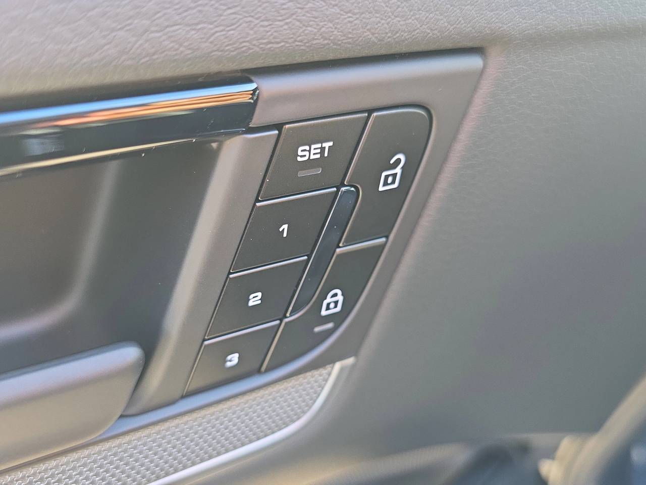 2026 Porsche Cayenne E-Hybrid Coupe Base