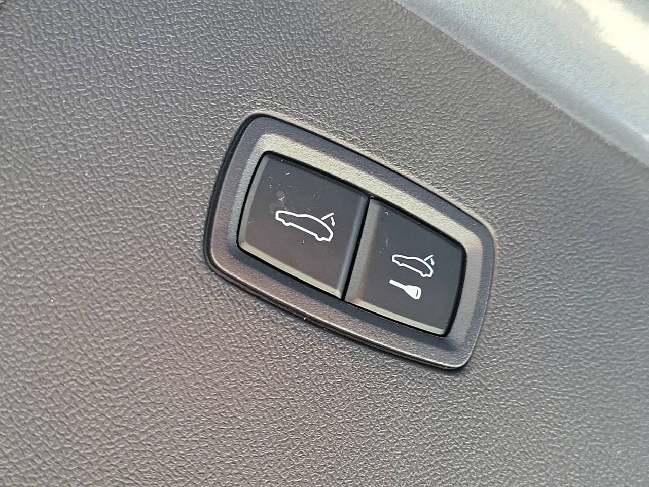 2026 Porsche Cayenne Coupe GTS