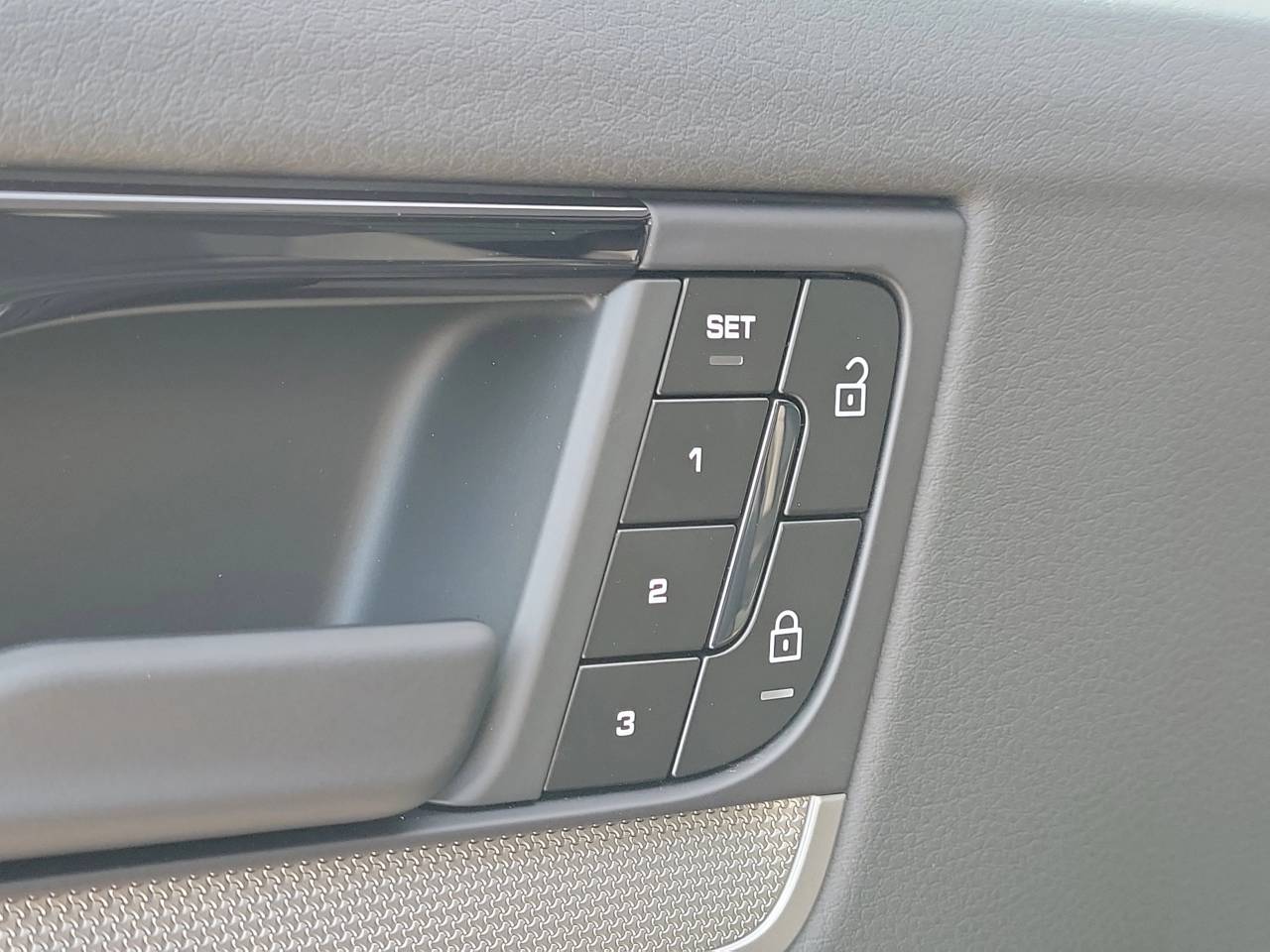 2026 Porsche Cayenne Coupe GTS