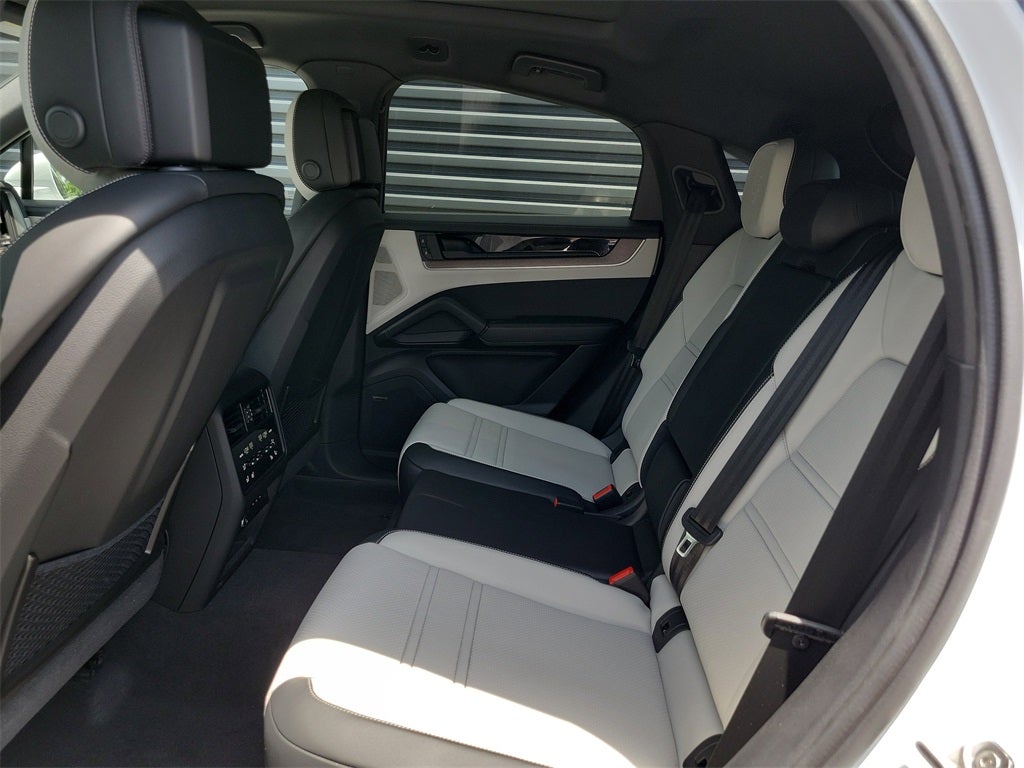 2025 Porsche Cayenne E-Hybrid Coupe S