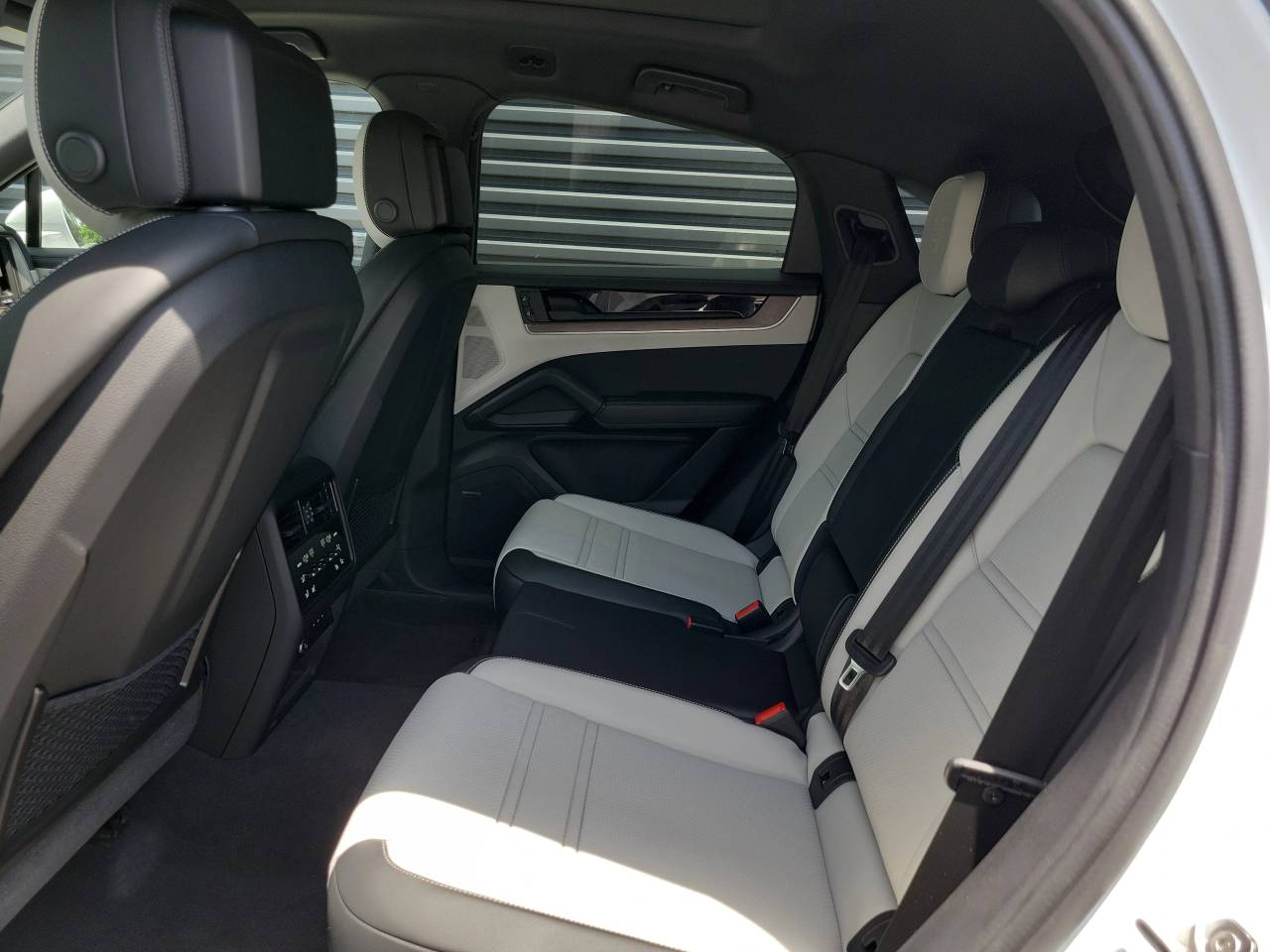 2025 Porsche Cayenne E-Hybrid Coupe S