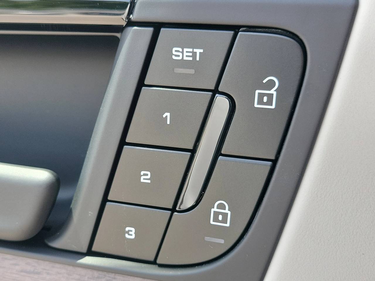 2025 Porsche Cayenne E-Hybrid Coupe S