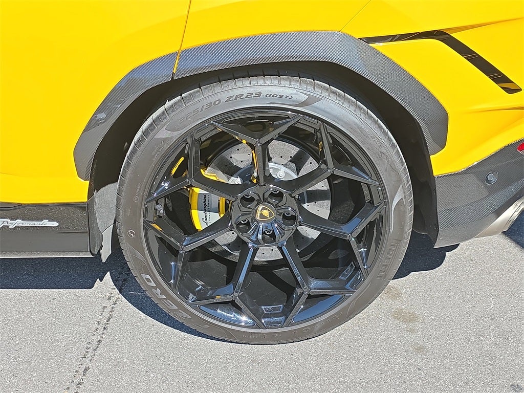 2023 Lamborghini Urus Performante