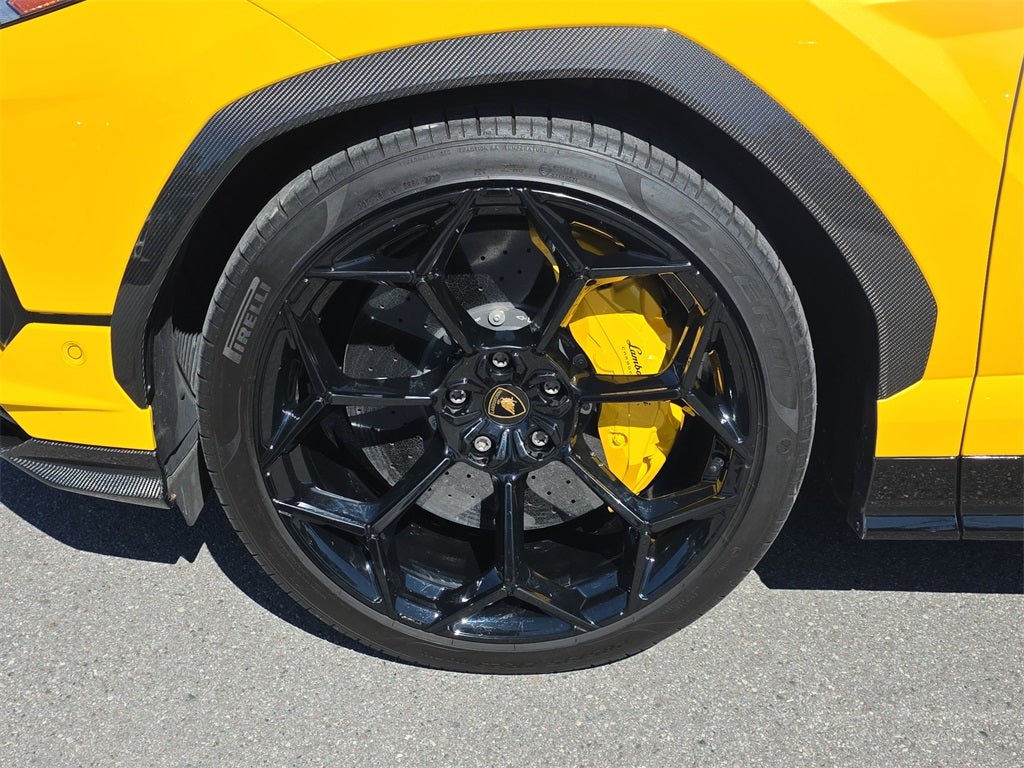 2023 Lamborghini Urus Performante