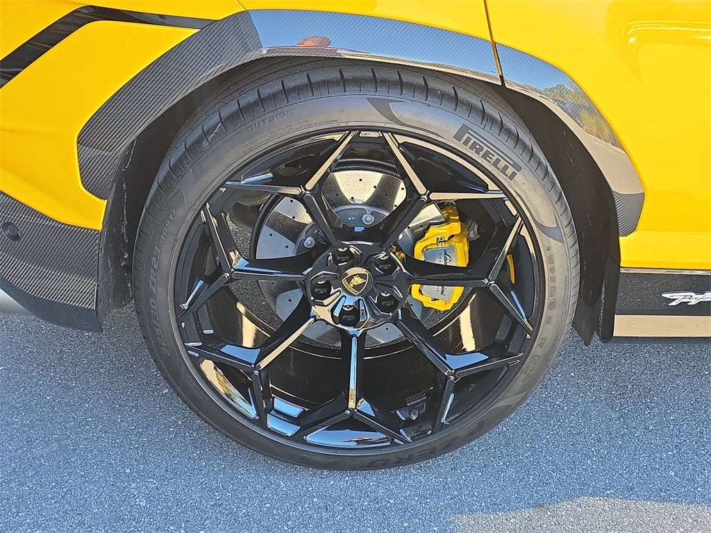 2023 Lamborghini Urus Performante