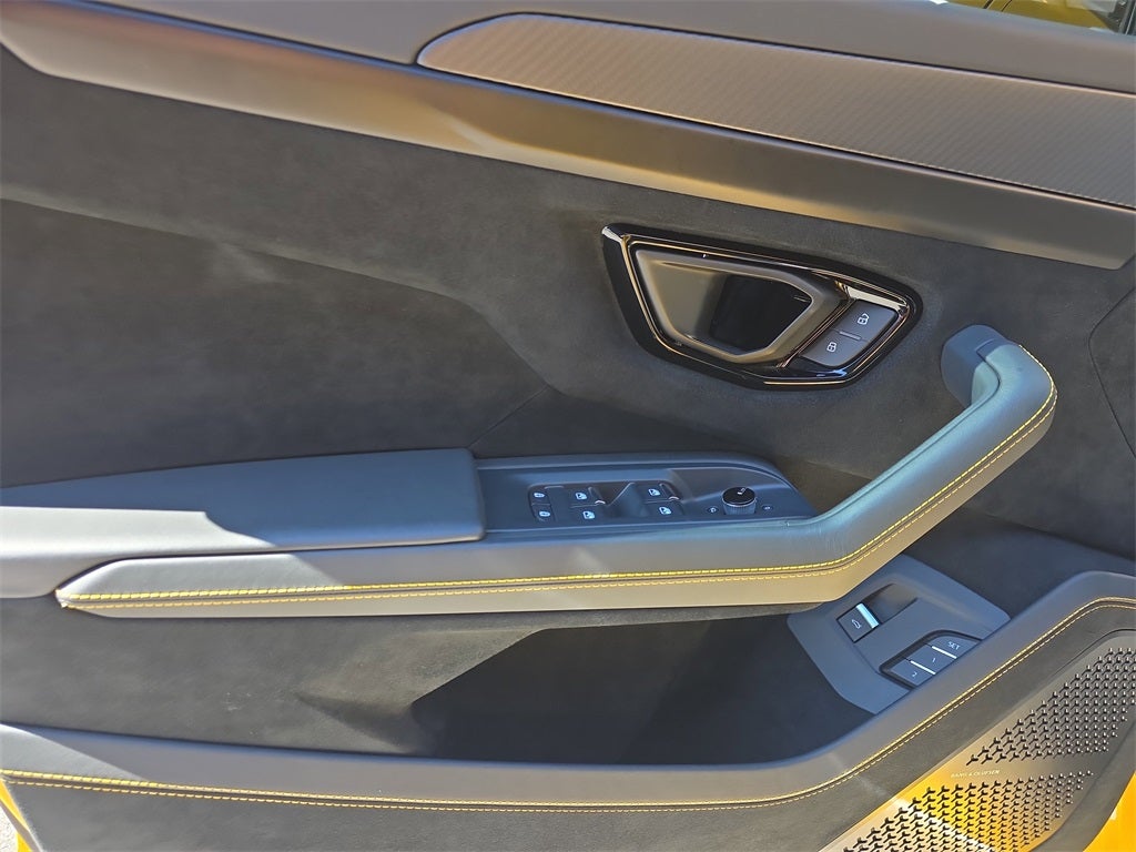 2023 Lamborghini Urus Performante