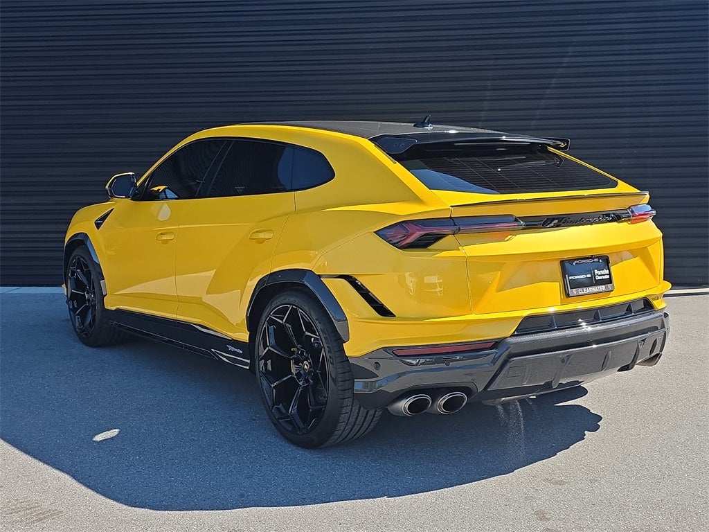 2023 Lamborghini Urus Performante