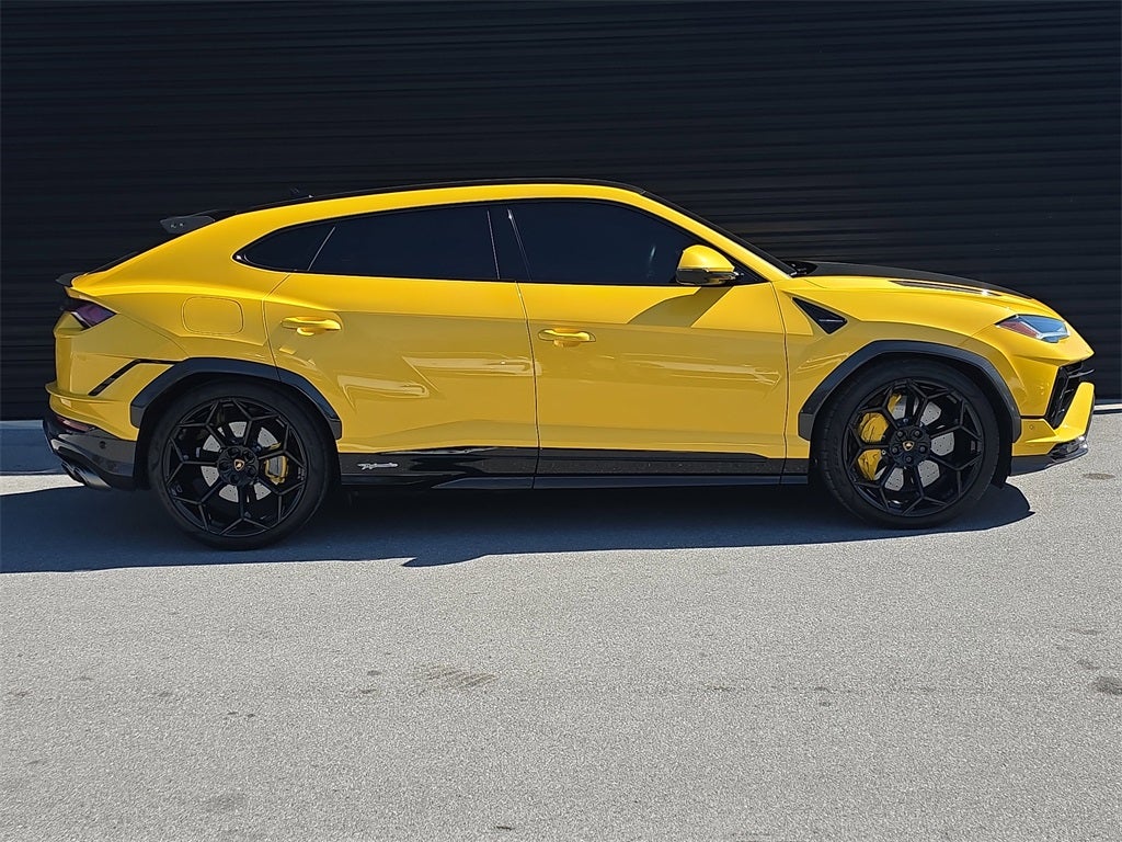 2023 Lamborghini Urus Performante
